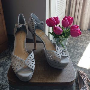 Ice Gray Soft Leather 6 in Platform Sandal